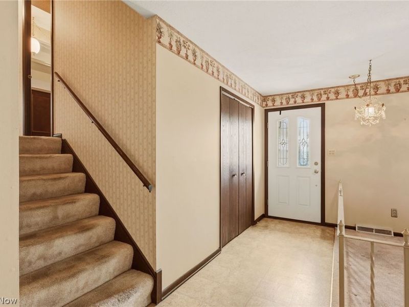 20548 Holly Circle, Strongsville, OH 44149 Photo 3
