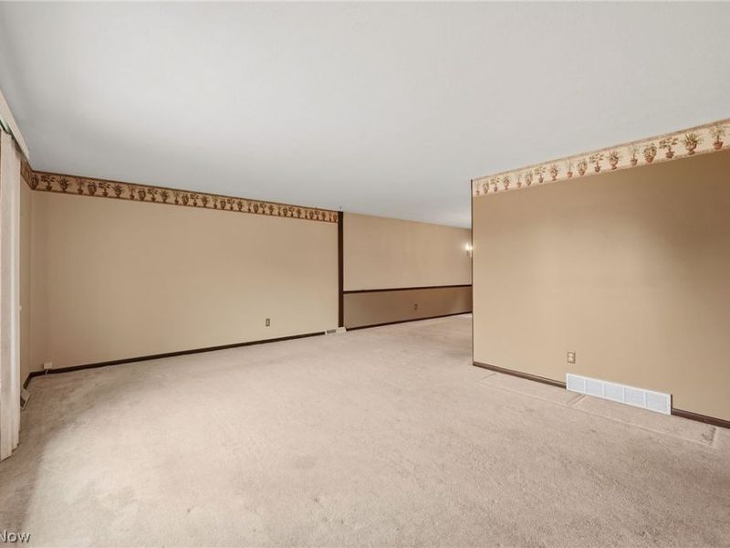 20548 Holly Circle, Strongsville, OH 44149 Photo 6