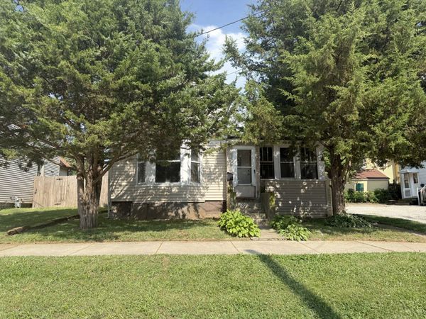 209 Sherman Place, Waukegan, IL 60085