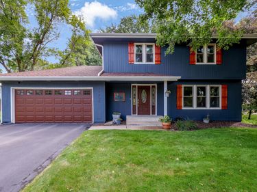 17200 Barberry Circle, Eden Prairie, MN 55346