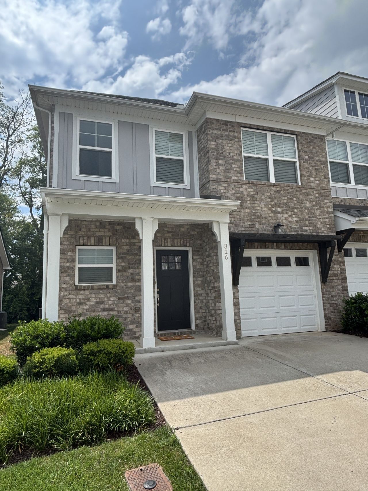 326 Banbury Dr , Gallatin, TN 37066 Main Photo