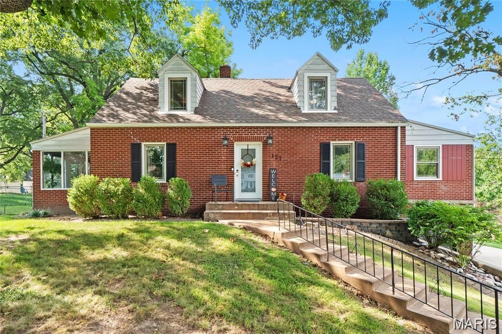 121 Rosewood Lane , East Alton, IL 62024 Main Photo
