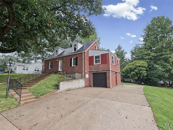 121 Rosewood Lane, East Alton, IL 62024