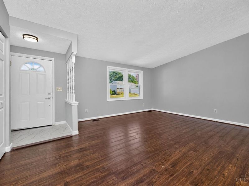 11255 Logenberry Circle, Cincinnati, OH 45240 Photo 3