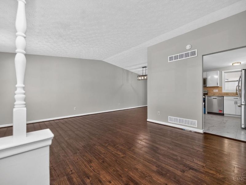 11255 Logenberry Circle, Cincinnati, OH 45240 Photo 4