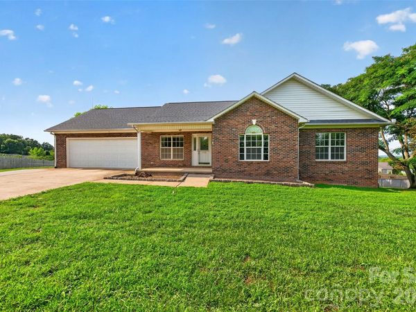 5706 George Hildebran School Road, Hickory, NC 28602
