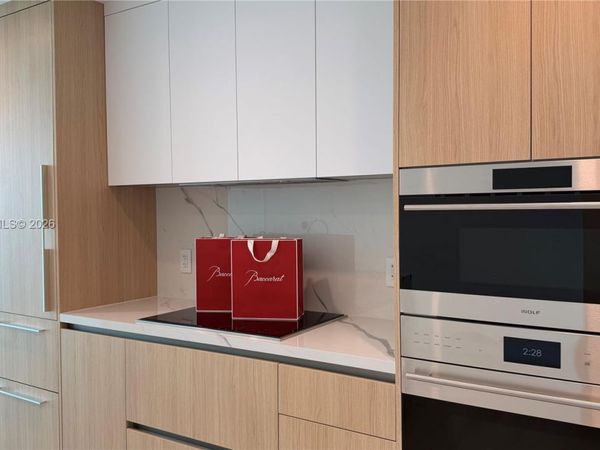 2411 Laguna Circle, Unit 1510, North Miami, FL 33181