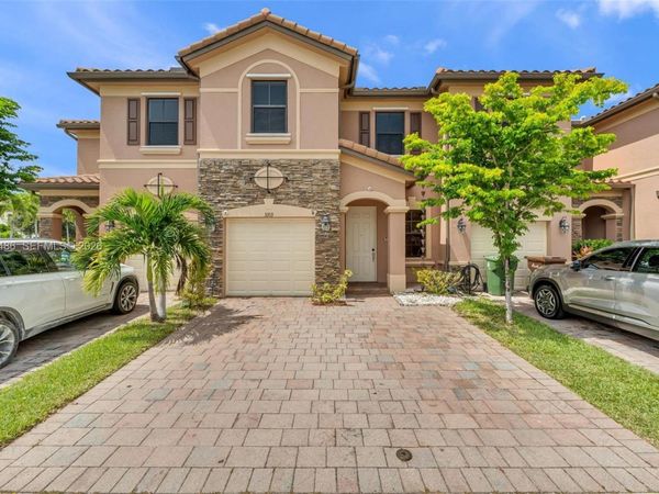 3353 W 90th St , Hialeah, FL 33018