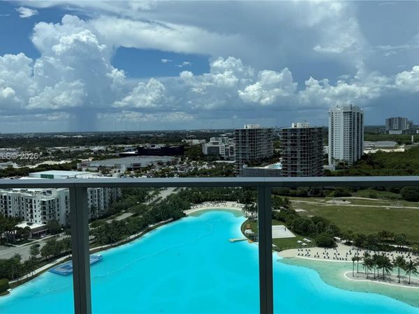 2411 Laguna Circle, Unit 1807, North Miami, FL 33181