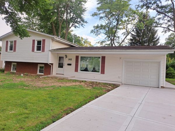 352 Sioux Lane, Carol Stream, IL 60188