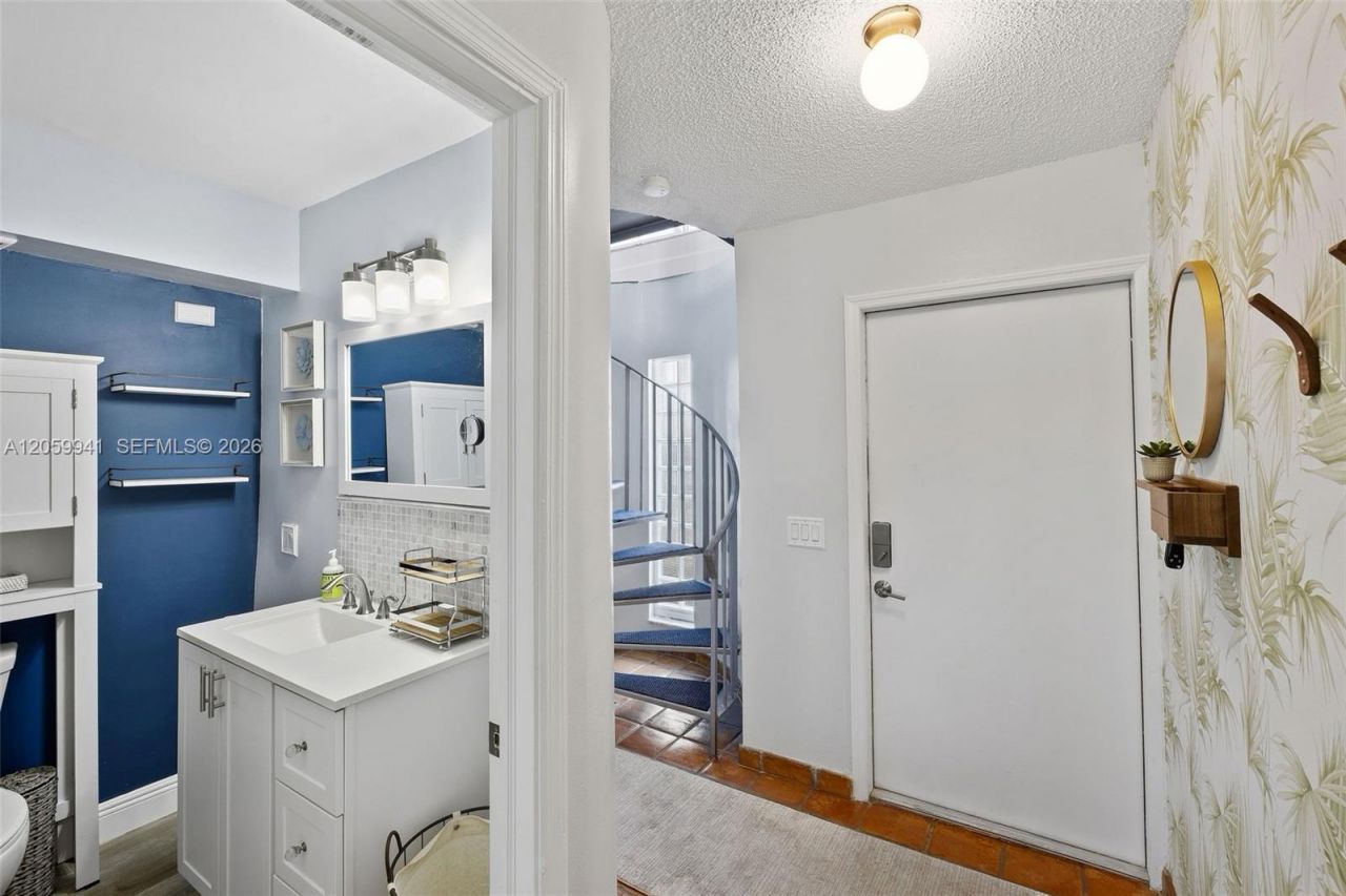 1800 N Ocean Dr , Unit 203, Hollywood, FL 33019 Photo