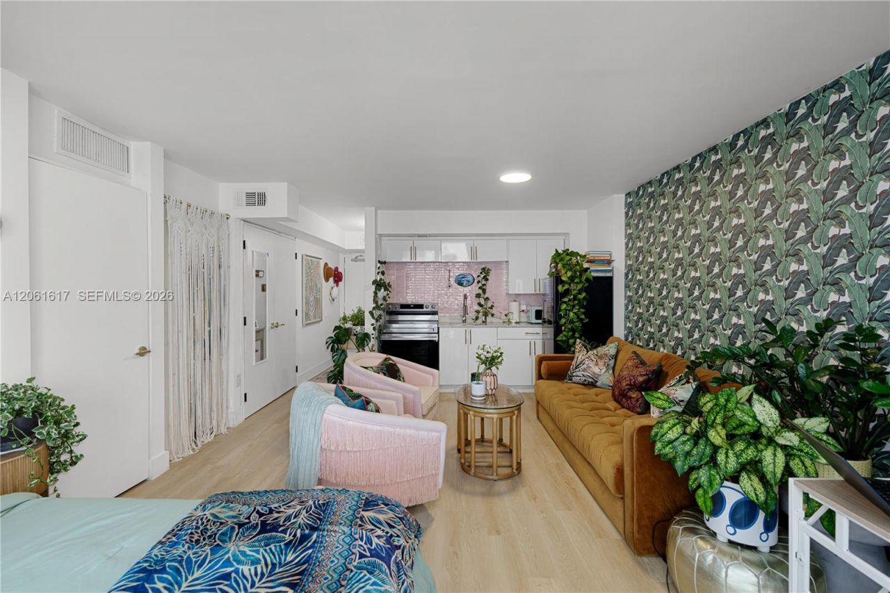 345 Ocean Dr, Unit 718, Miami Beach, FL 33139 Photo