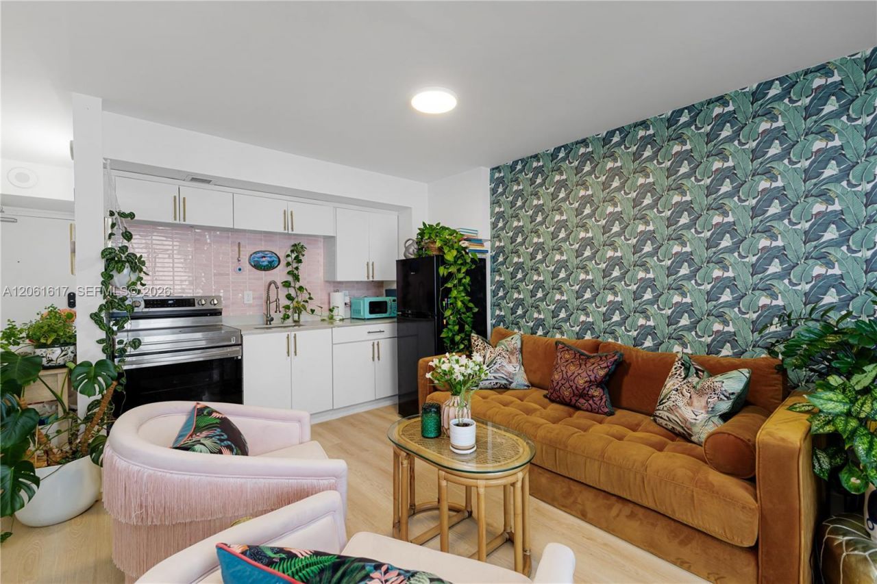 345 Ocean Dr, Unit 718, Miami Beach, FL 33139 Photo
