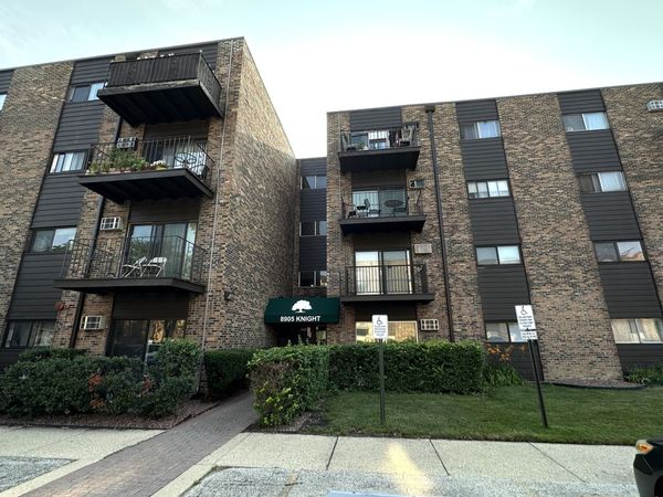 8905 Knight Avenue, Unit 108, Des Plaines, IL 60016