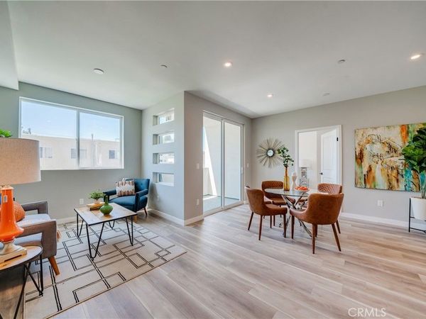 7018 Alabama, Unit 203, Canoga Park, CA 91303