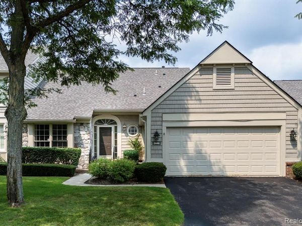 2446 Wildbrook Run, Bloomfield Hills, Mi 48304