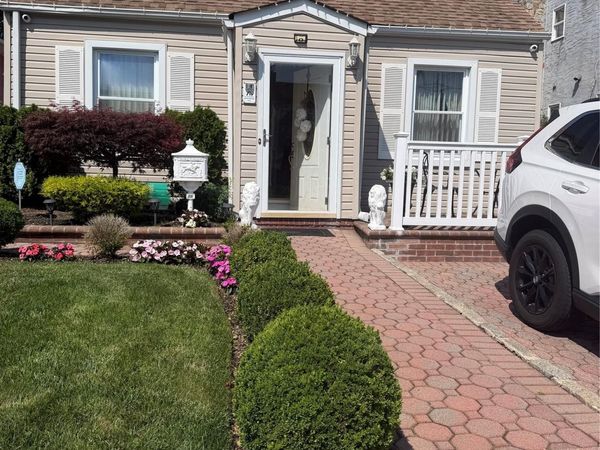 75 Maplewood Avenue , Hempstead, NY 11550