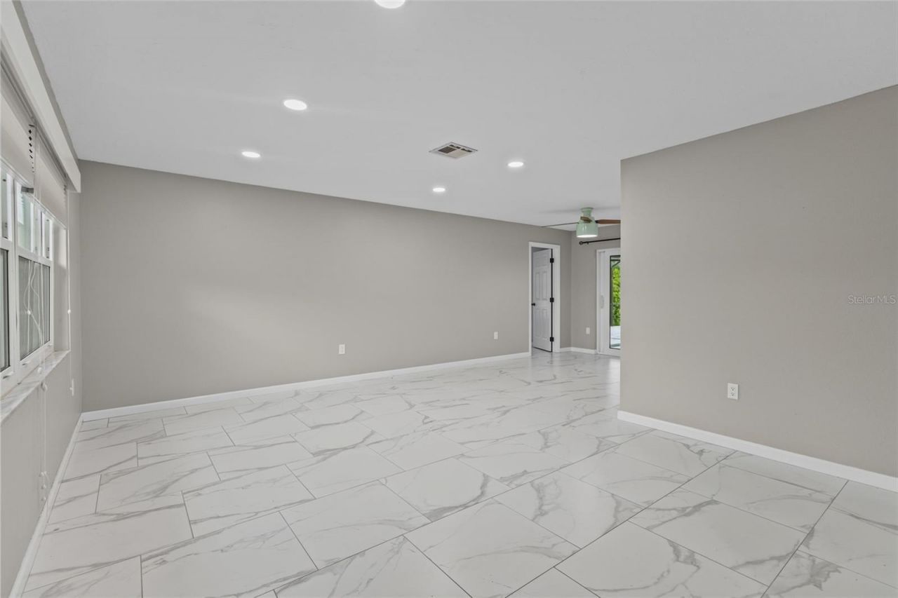 1401 Georgetowne Drive, Sarasota, FL 34232 Photo