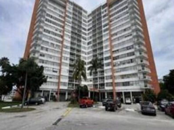 1351 NE MIAMI GARDENS Drive, Unit 803E, Miami, FL 33179