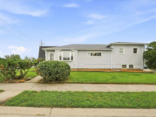 8228 Kennedy Avenue, Highland, IN 46322