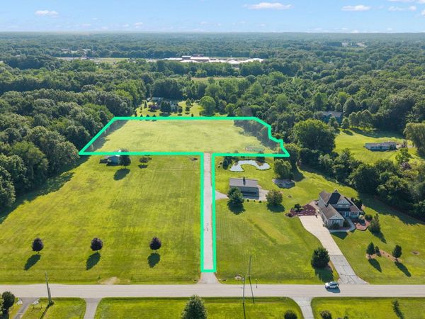 1065 N 50 W , Chesterton, IN 46304