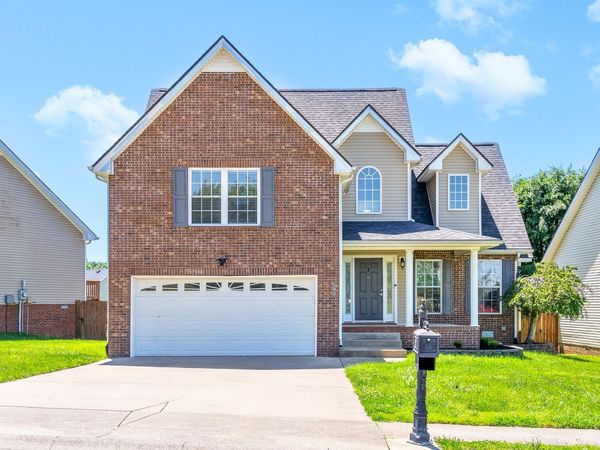 680 Foxfield Dr , Clarksville, TN 37042