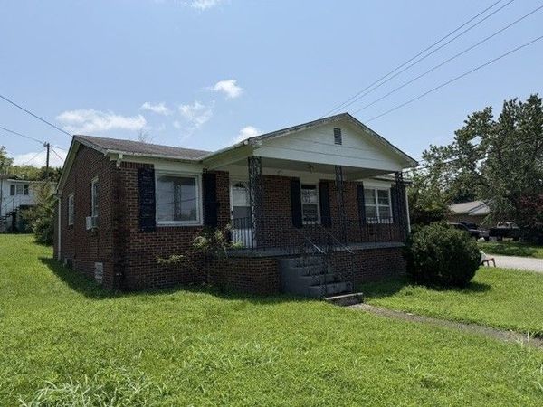 1226 McDonald St , Fayetteville, TN 37334