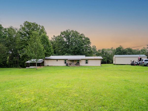 201 Victor Cabbage Rd , Hohenwald, TN 38462