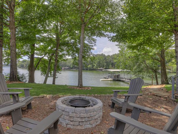 117 Lake St , Estill Springs, TN 37330