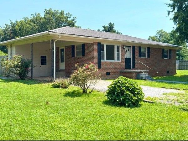 103 Garden St , Estill Springs, TN 37330