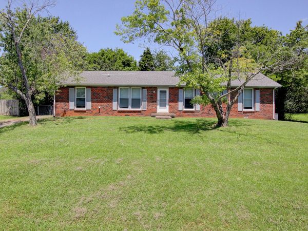 521 Cheatham Dr , Clarksville, TN 37042