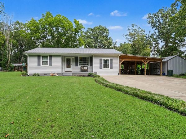 1040 Nosegay Rd , White Bluff, TN 37187