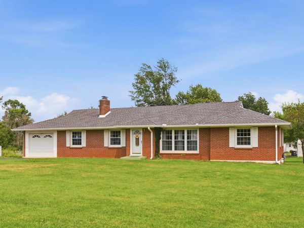 503 N Russell St , Portland, TN 37148