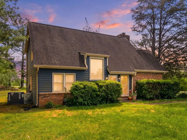 674 Lakeside Dr , Springfield, TN 37172