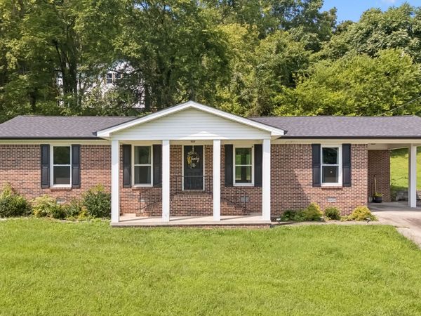 132 Hillwood Dr , Carthage, TN 37030