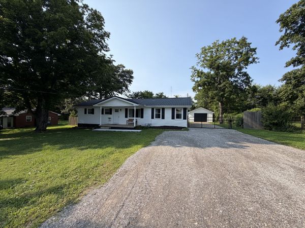 212 Oakhill Dr , Vanleer, TN 37181