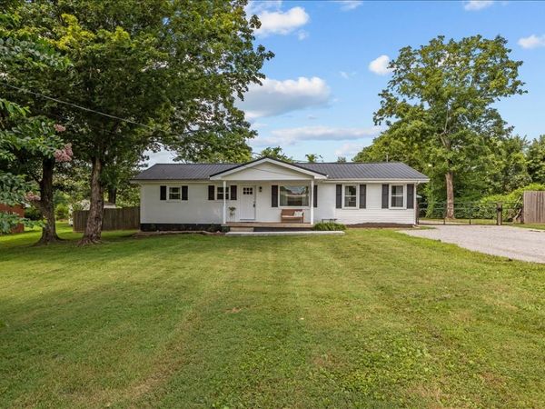 212 Oakhill Dr, Vanleer, TN 37181