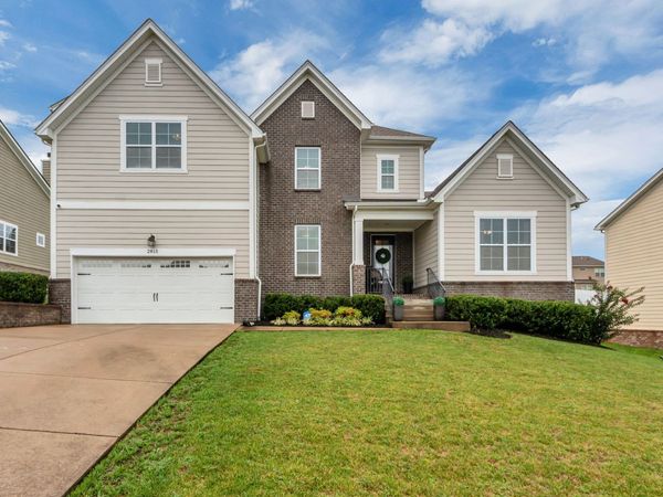 2815 Trentview Ln, Columbia, TN 38401
