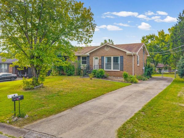 208 Aster Dr, Clarksville, TN 37042