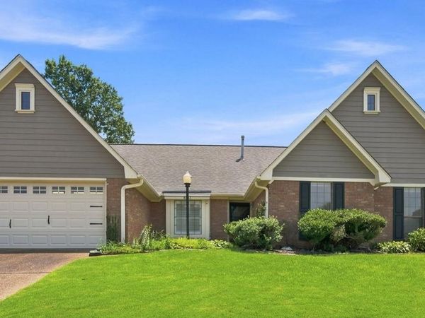 8237 CRIMSON CREEK DR, Memphis, TN 38016