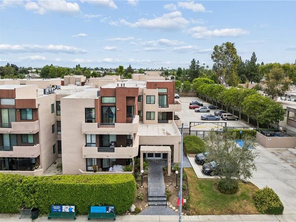 7826 Topanga Canyon, Unit 220, Canoga Park, CA 91304