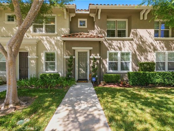 24085 Avocado Lane, Valencia, CA 91354