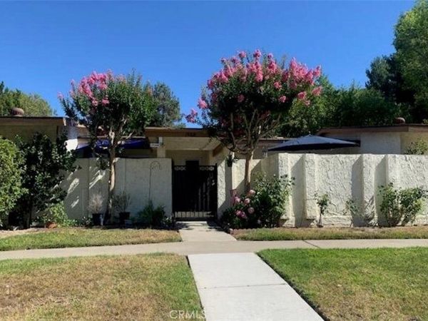 19368 Avenue Of The Oaks, Newhall, CA 91321
