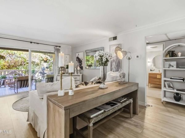 255 Sequoia Court, Unit 14, Thousand Oaks, CA 91360