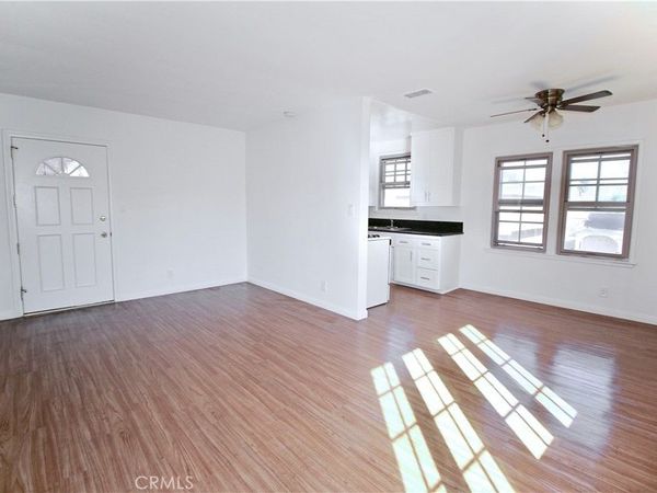 6951 Simpson Avenue, Unit 12, North Hollywood, CA 91605