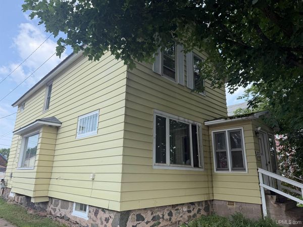322 S 4th Street, Ishpeming, MI 49849
