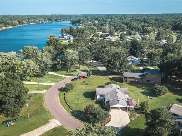 1649 Lakeshore Drive, Cuba, MO 65453