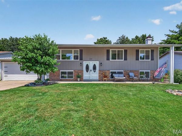 21 Gary Glen Drive, St Peters, MO 63376
