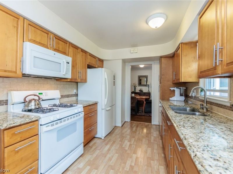 20212 Parklane, Rocky River, OH 44116 Photo 13