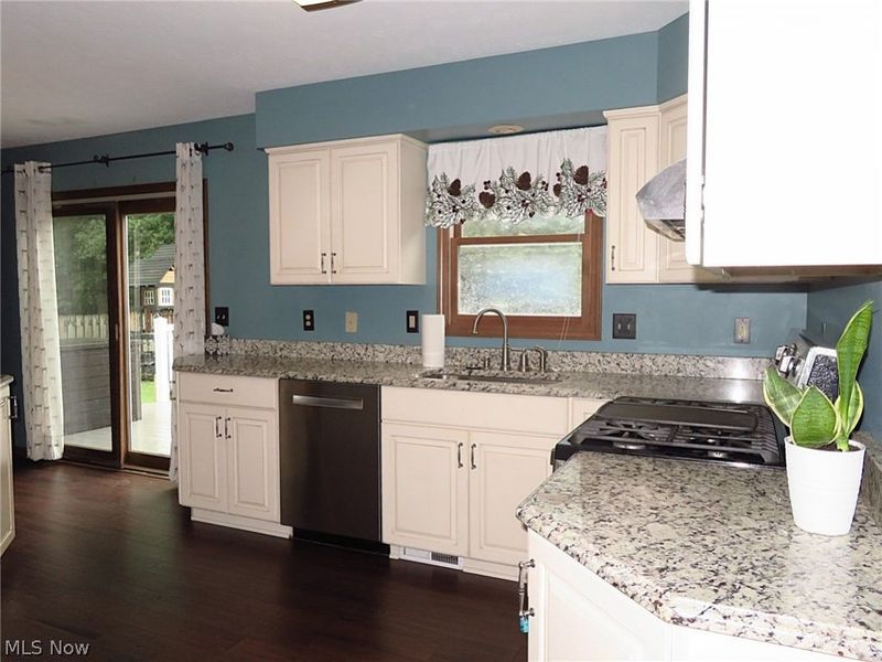 318 Hendrix Boulevard, Lagrange, OH 44050 Photo 17
